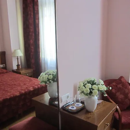 Minerva Premier Hotel 4*